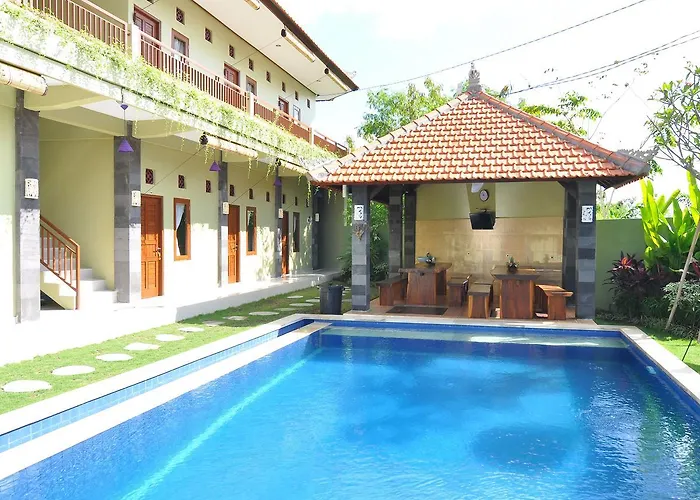 Pensión Cempaka Mas 2*